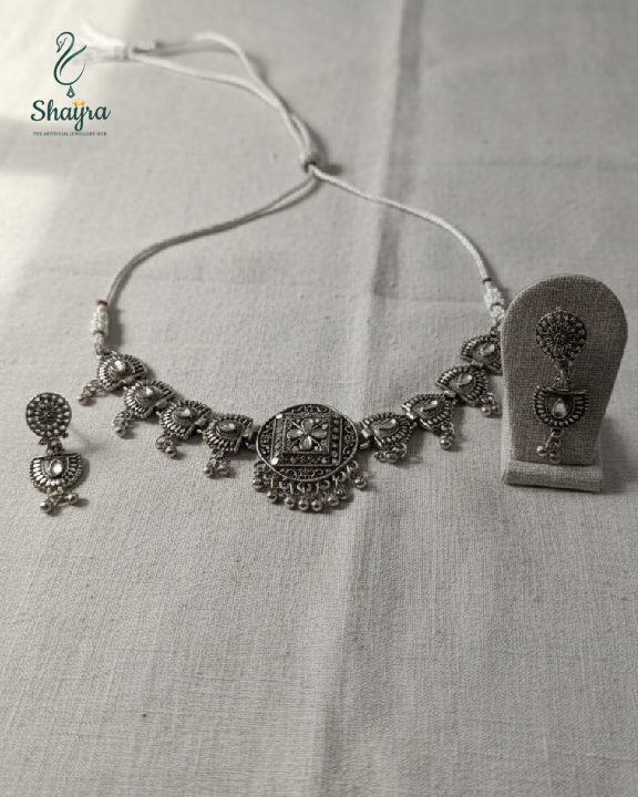 Vintage Ghungroo Detailing Choker & Earrings