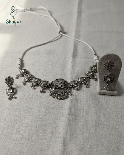 Vintage Ghungroo Detailing Choker & Earrings