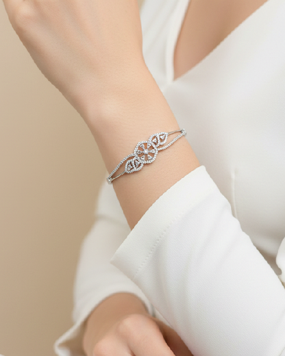 Royal Vintage Lace Bracelet (Classic feel)